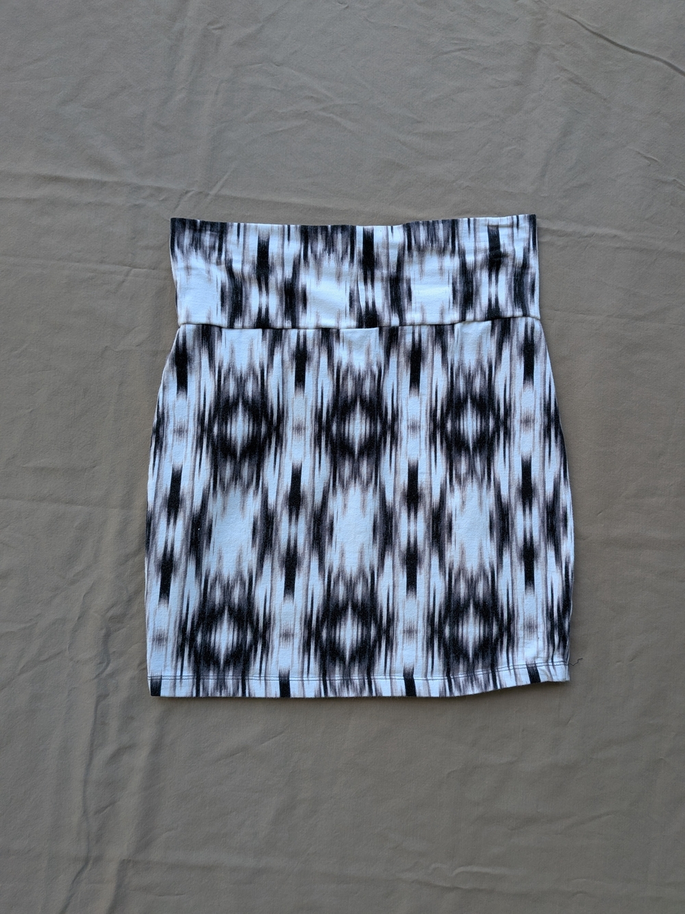 Charlotte Russe Black and White Patterned Mini Skirt